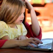 Gestire il Rapporto dei Bambini con il Computer